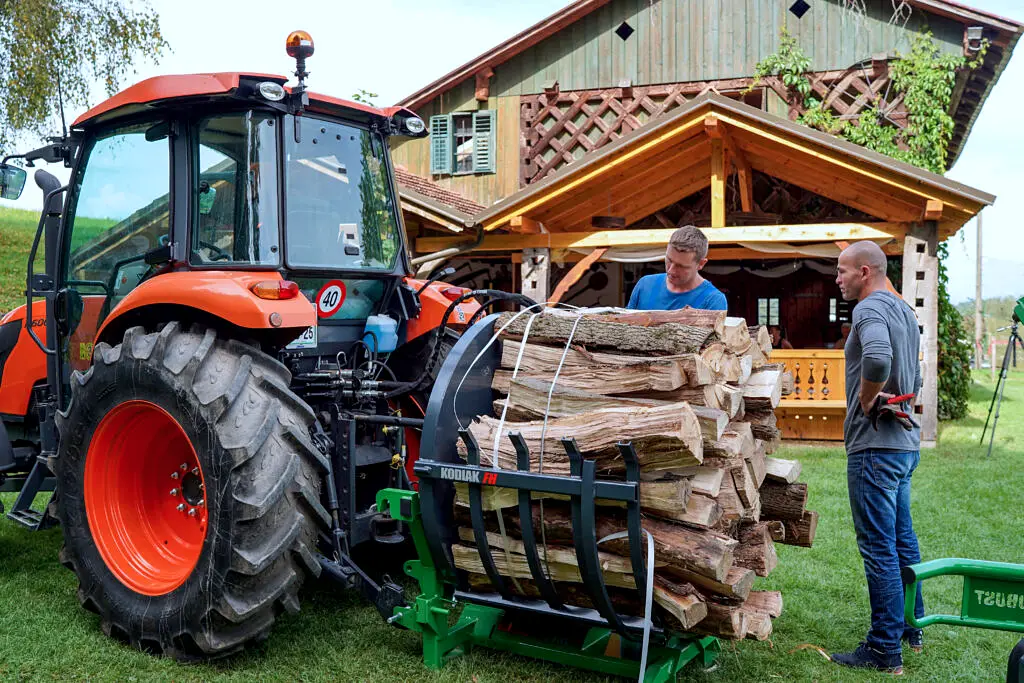 Brennholzbinder im Einsatz